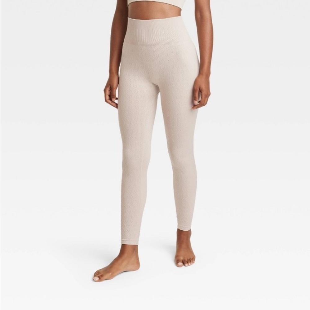Women's High-Rise Textured Seamless 7/8
Leggings - JoyLab™ Silver XL